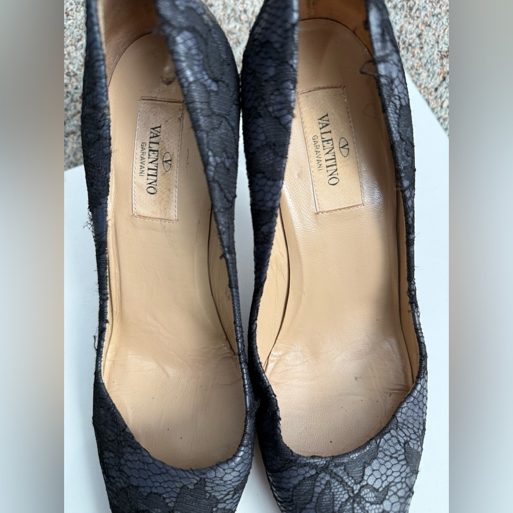 Valentino Garavani Black Lace Slip On Pointed Toe Heels Pumps Shoes Size 37 - Picture 15 of 17
